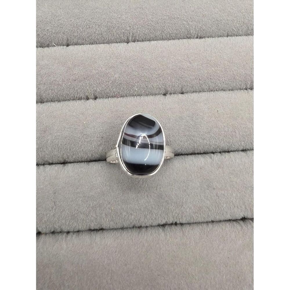 Silver Plated Women's Black and White Ring Size 6 1/4